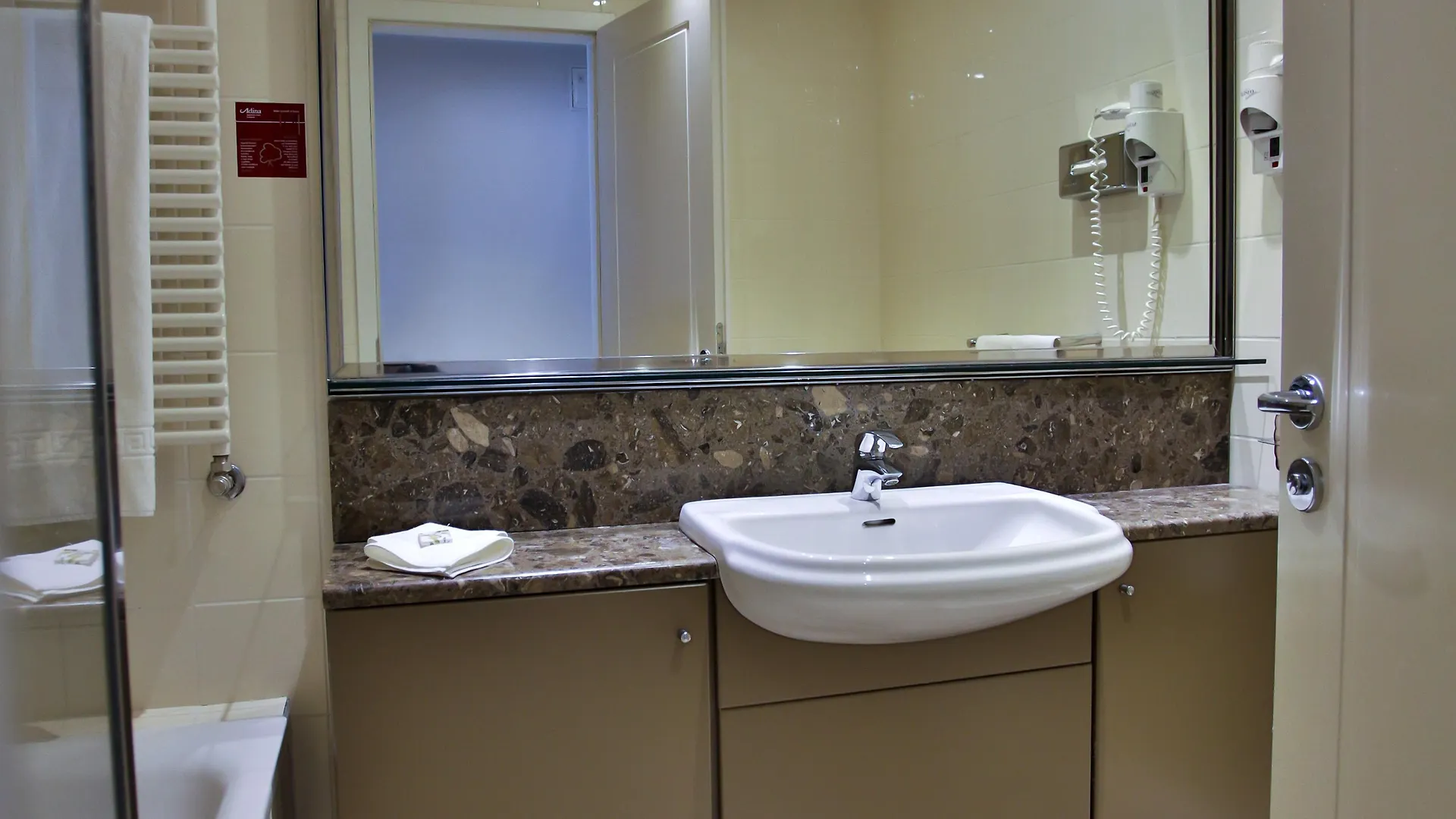 Adina Apartment Hotel Budapest
